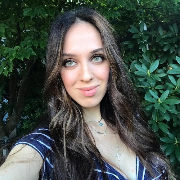 bella_pozina